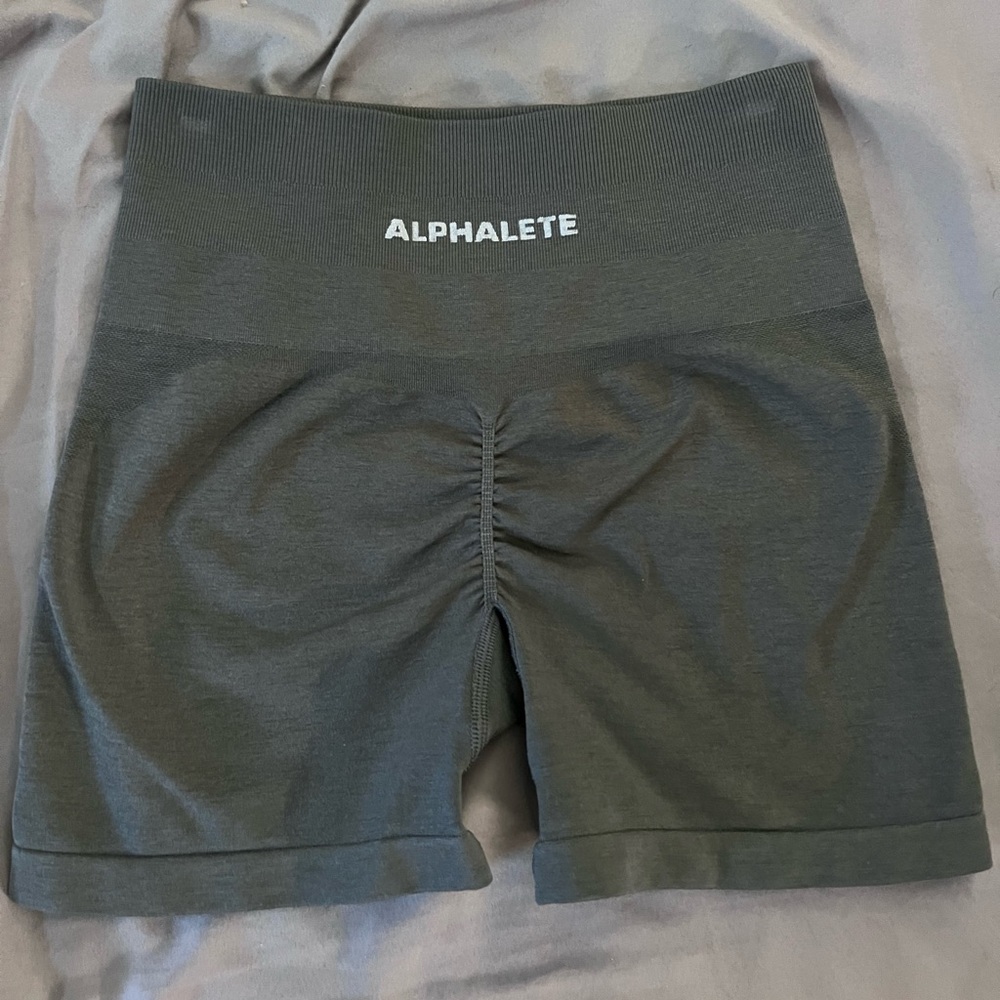 OG TITANIUM alphalete AMPLIFY shorts